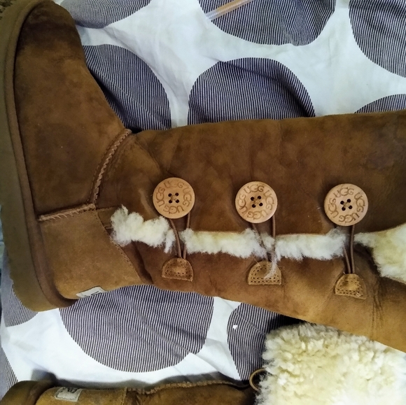 Ugg boots - Picture 5 of 8